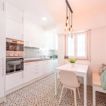아파트 Guestready - Vibrant 2br 리스본